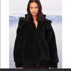 Alo Yoga Norte Sherpa Jack NWT